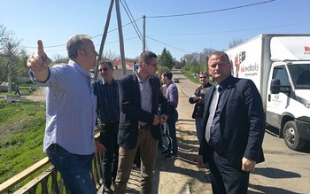 Începe reabilitarea podului peste râul …