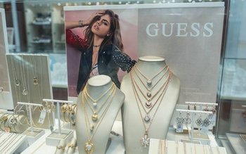 Un nou magazin la Uvertura …