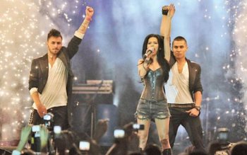 Inna, internată de urgență la …