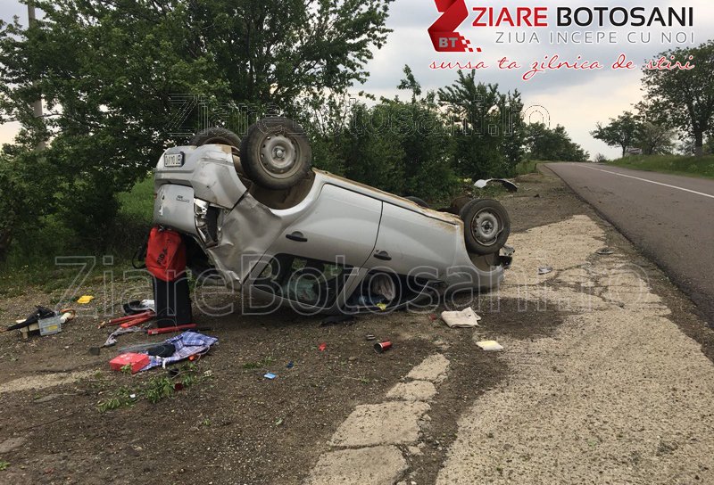 Accident! Mașină răsturnată în afara părții carosabile pe drumul Botoșani - Dorohoi - FOTO