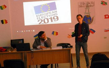 Tinerii de la Liceul „Regina …