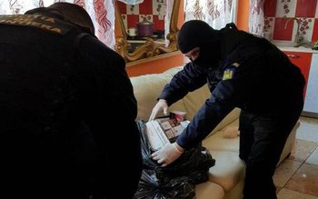 Percheziţii domiciliare la contrabandiștii de …