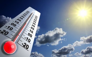 Vremea o ia razna din …