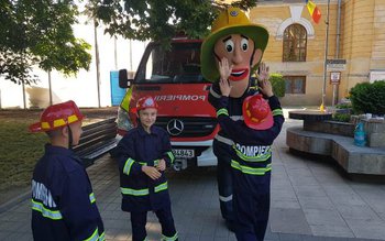 Mii de copii au salvat …