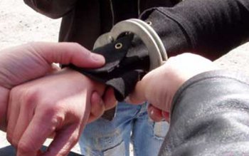 Prostia se plăteşte. Un adolescent …