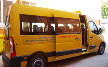 Elevi care trebuiau să ajungă …