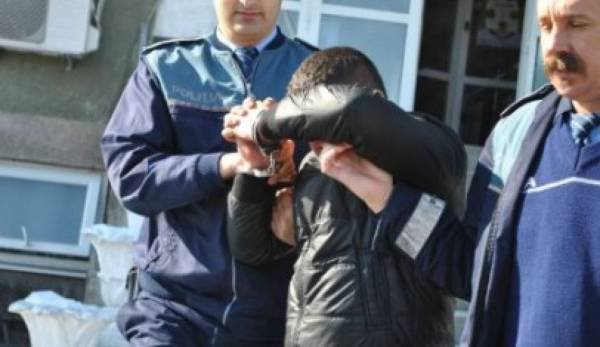 Adolescent din Botoșani internat într-un centru educativ pentru tâlhărie şi furt