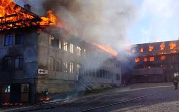 Incendiu puternic la o mănăstire …