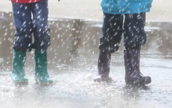 Inundațiile amenință iar România: Cod …