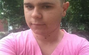 Un tânăr de 20 de …