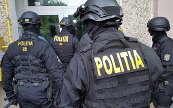 Percheziţii desfăşurate de poliţişti la …