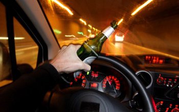 Șoferi opriți în trafic: Doi …