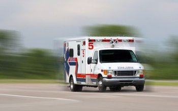 Șofer de ambulanţă, prins în …