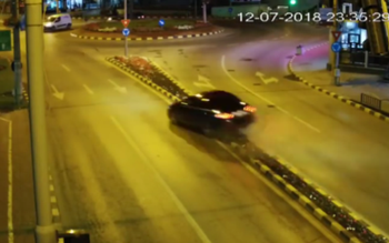 Accident spectaculos într-un sens giratoriu …