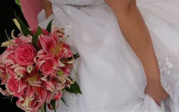 O mireasă și 12 nuntași …