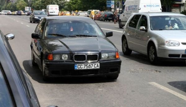 O nouă ţeapă la înmatricularea de maşini în Bulgaria! Te trezeşti cu dosar penal și cu poliţia la uşă