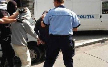 Hoț prins de poliţiştii botoșăneni, …