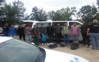 Grup de migranţi pakistanezi şi …