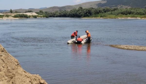 Iazul Polonic îşi cere tributul de vieţi omeneşti, an de an. Un adolescent de 17 ani s-a înecat la Dorohoi!