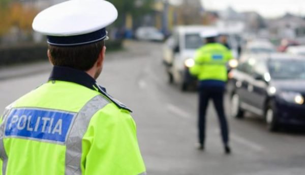 Dosar penal, întocmit de polițiștii din Săveni, pentru un tânăr de 18 ani prins fără permis la volan