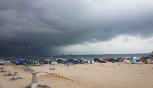 Fenomene extreme în Marea Neagră, aproape de litoralul românesc. Imagini apocaliptice!