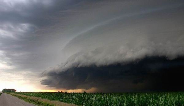 Meteorologii avertizează că România va fi lovită de un ciclon staționar