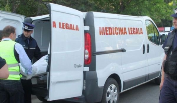 Descoperire macabră: Bărbat găsit cu capul zdrobit, într-o localitate din județul Botoşani