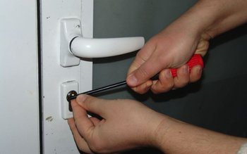 Tineri din Botoșani reținuți pentru …