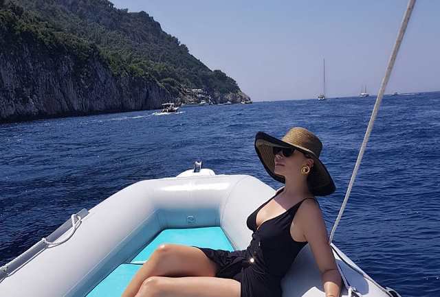 Andreea Marin - vacanță de vis în Insula Capri