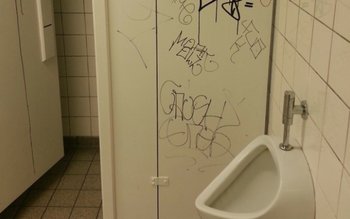 A trimis un SMS la …