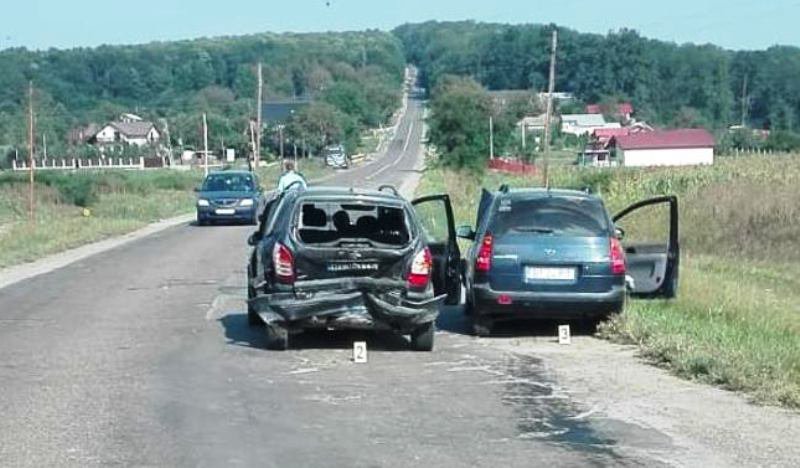 Accident cu două victime la Copălău: Nu a păstrat distanța regulamentară și a ajuns la spital