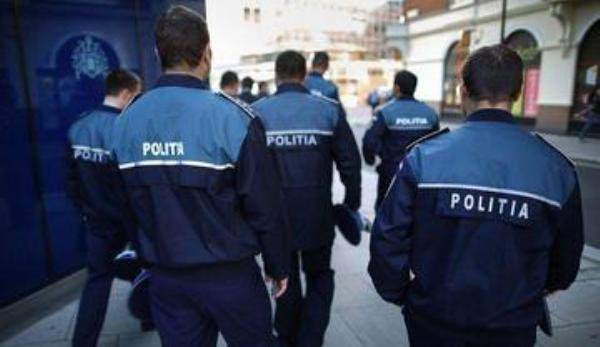 Poliţiştii din Ștefănești, în razie! 31 de persoane și 16 agenţi economici verificați. S-a lăsat cu amenzi consistente!