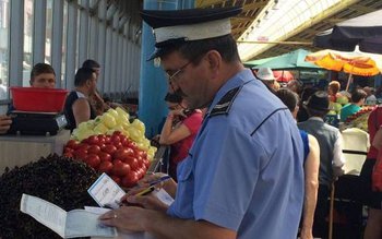 Acţiune a poliţiştilor în Piaţa …