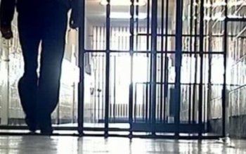 Un român s-a spânzurat într-o …