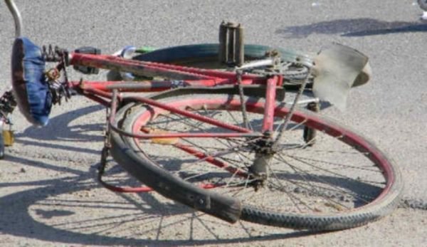 S-a dezechilibrat: Un biciclist băut bine, a căzut și s-a accidentat în așa fel încât a necesitat internarea în spital