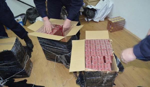 Ţigări de contrabandă confiscate de poliţişti de la două unităţi economice de pe raza judeţului Botoşani