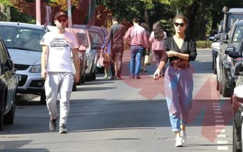 Solistul Carla’s Dreams, surprins fără …