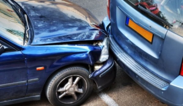 O şoferiţă din Botoșani a ajuns la spital după un accident încheiat pe cale amiabilă