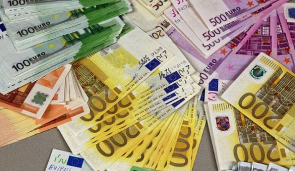Atenţie mare, se schimbă bancnotele euro