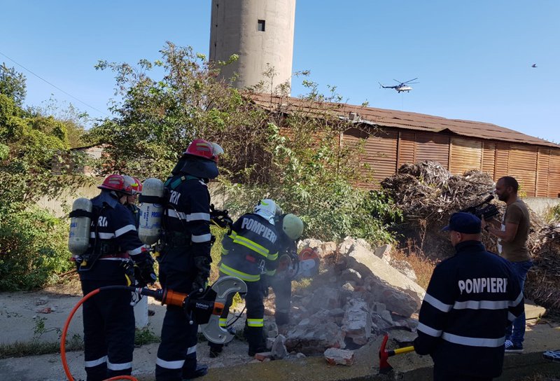 Incendiu la Liceul „Demostene Botez” Trușești: Exercițiu de amploare a pompierilor - FOTO