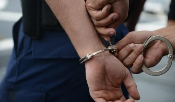 Bărbat din Botoșani reţinut 24 de ore pentru viol cu o minoră de 15 ani