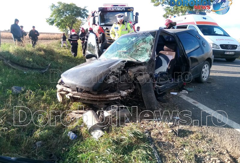 Grav accident pe drumul Botoșani - Dorohoi! Femeie rămasă încarcerată după ce o mașină s-a izbit într-un copac - FOTO
