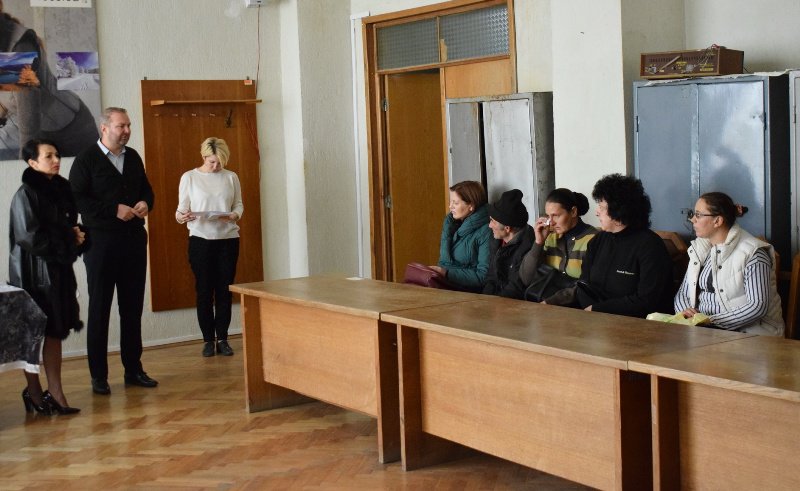 Zece familii din judeţ, beneficiare de ajutoare sociale de urgenţă - FOTO