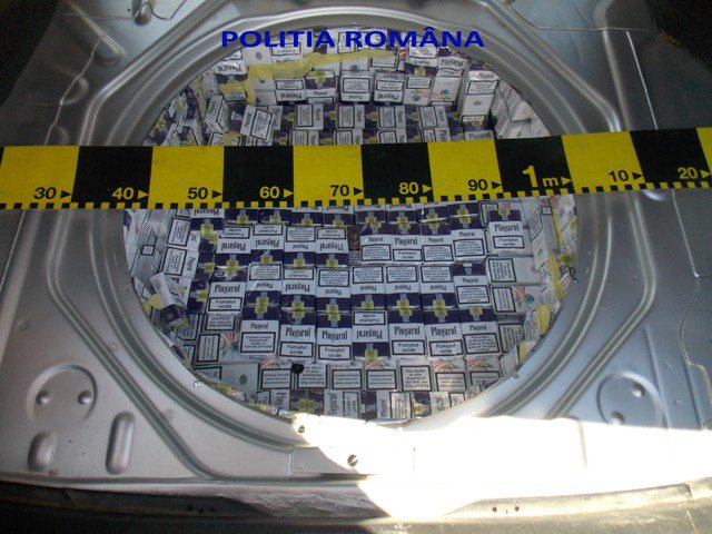 Țigări de contrabandă confiscate de polițiști la Mihălășeni
