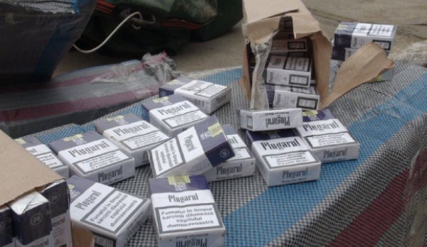 Ţigări confiscate de jandarmi din Piaţa Centrală a municipiului Botoşani