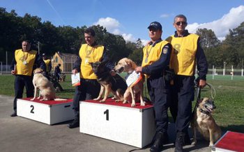 Câinele de serviciu Nona, la …