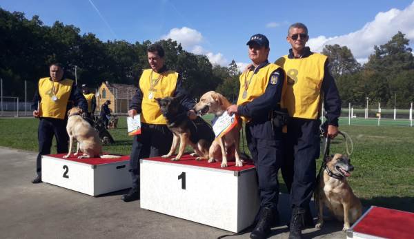 Câinele de serviciu Nona, la un pas de podium