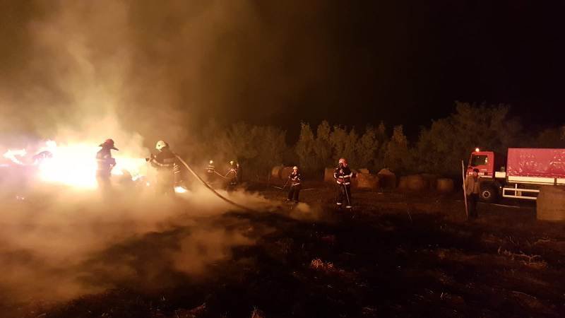300 de tone de furaje distruse într-un incendiu, la Mitoc - FOTO