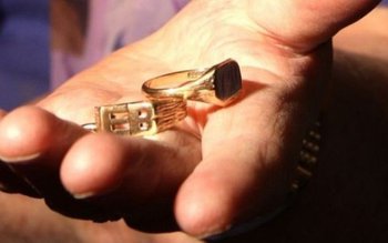 Înșelăciunea „inelul de aur” revine …