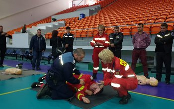 Sute de polițiști, jandarmi și …